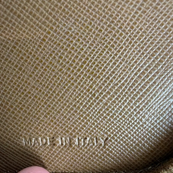 Prada Milano Saffiano Leather Zip Key Case Wallet 6 Hook Taupe Made In Italy - Picture 4 of 8